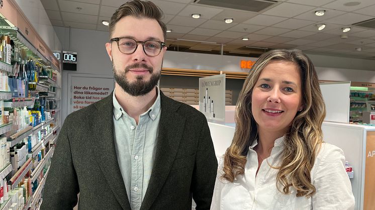 Petter Winter, Kunservicechef och Sofie Almqvist Gärtner, HR-direktör på Kronans Apotek 