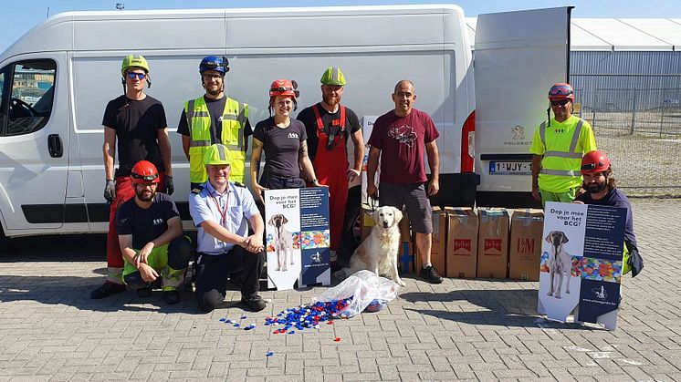 Knap 90 kg kapsler fra 'Esvagt Mercator' støtter træning af tre førerhunde.