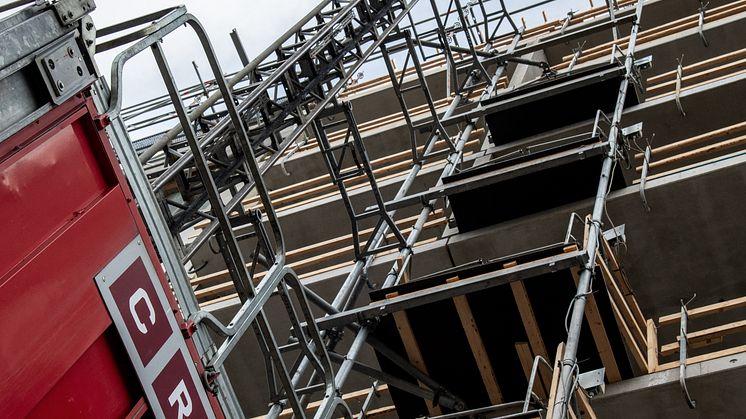 Digitaliseringen möjliggör effektivisering i många branscher, men i byggbranschen går utvecklingen långsamt. 