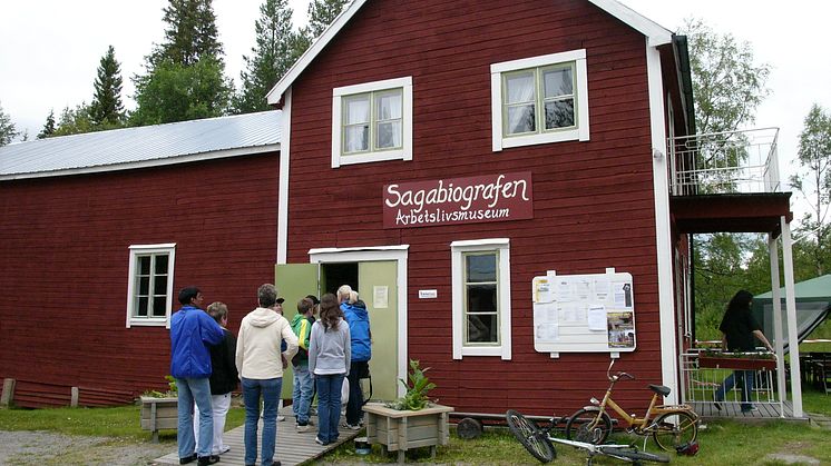 Sveriges filmskådespelarelit ställer upp gratis för filmfestival i Adak. 