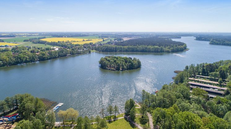 Glänzende Aussichten: Brandenburg bietet viel Weite und Abstand für gesunde Erholung wie hier am Untersee in der Prignitz. Foto: REG-Nordwestbrandenburg. 
