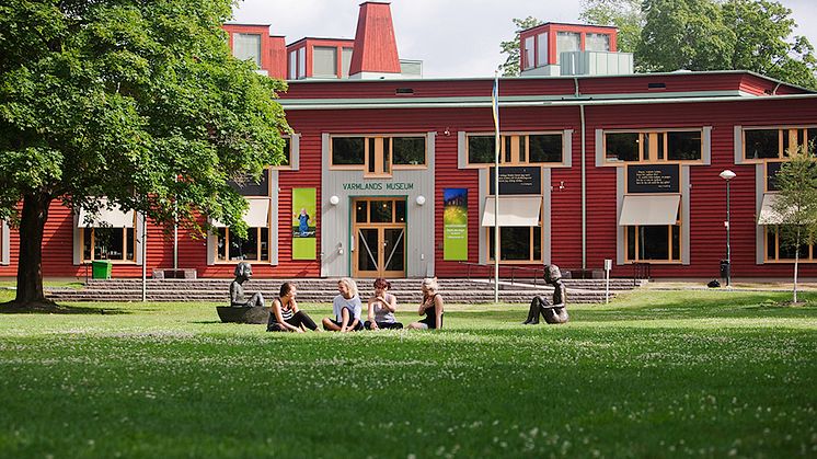 Den prisbelönta fotografen Pieter Ten Hoopen ställer ut sina foton på Värmlands museum under arrangemanget Globala Karlstad.