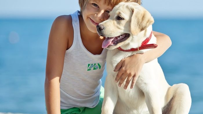 Freunde für's Leben - am besten über viele Jahre dank der Operationskostenversicherung der Barmenia - #100787044 - © nuzza11 - fotolia.com