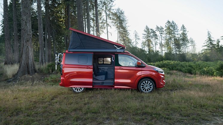 2023_FORD_Transit_Custom_Nugget_01