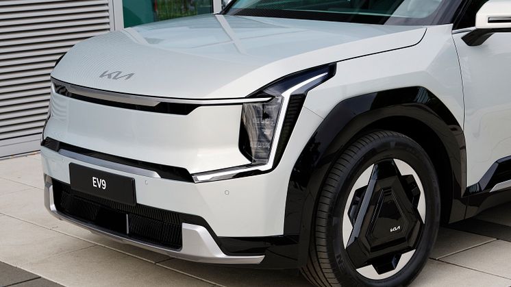 KIA_EV9-Baseline-Detail-hires_01