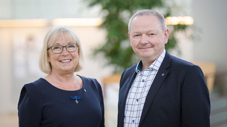 Styrelseordförande för Umeå universitet, Chris Heister, och rektor Hans Adolfsson.