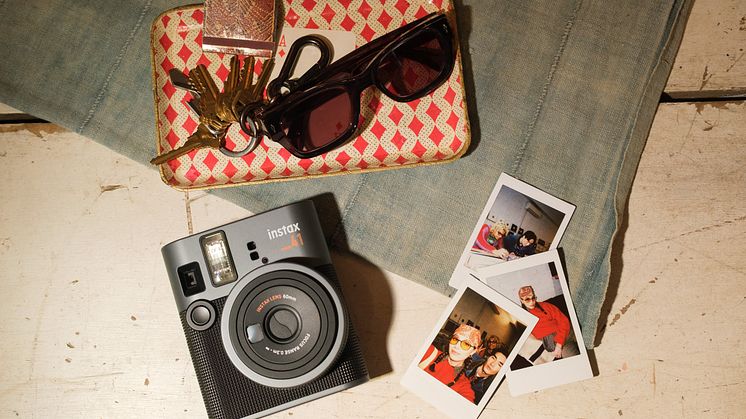 instax mini 41_stills (1).jpg
