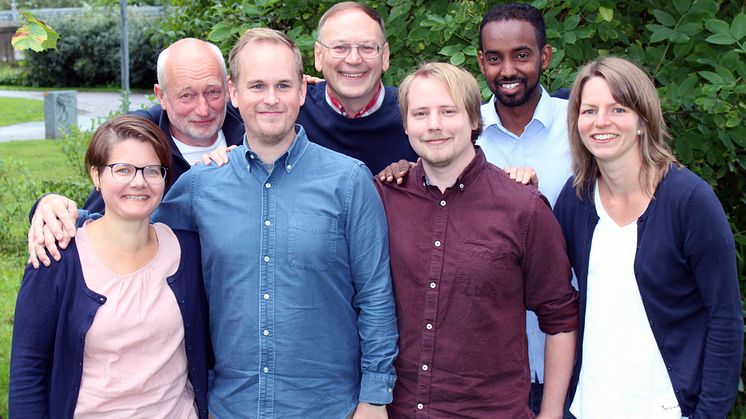 Charlotta Larsson, nere till vänster och Annelie Johansson, nere till höger är två medlemmar av Hälsoskydd ute som ni gått till final för att bli Årets Team. 