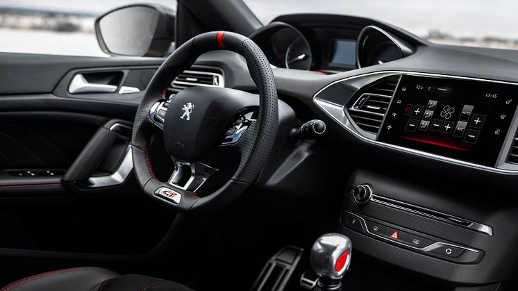 308 GTi by PEUGEOT SPORT: HOT HATCH
