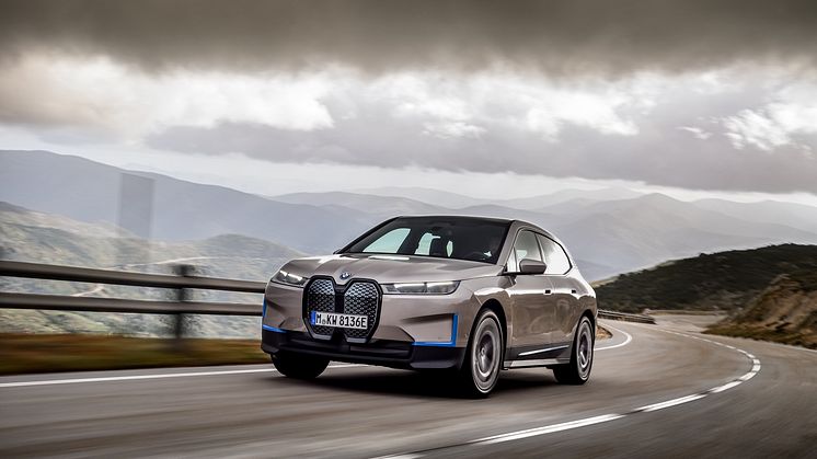 BMW iX