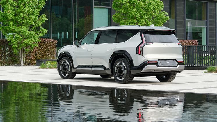 KIA_EV9-Baseline-Static-hires_06