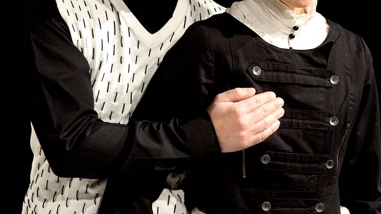 Whatever LOVE means med teater Tamauer på gästspel på Folkteatern under HBTQ veckan