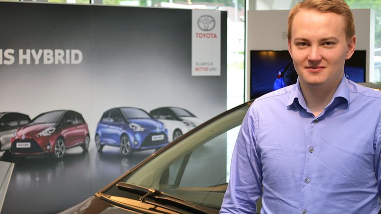 Toyota Hybrid: - Bilselger i Narvik, Isak Berntsen.