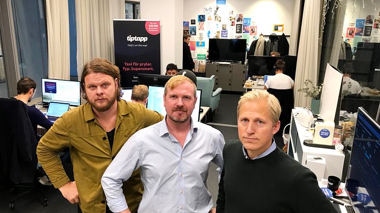Tre av Tiptapps grundare (från vänster): David Höök, Fredric Rylander och Tim Bjelkstam. Foto: Centrum för rättvisa. 