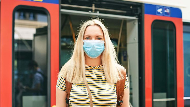 MINSKE SMITTE: Myndighetene anbefaler bruk av munnbind på kollektivtransport i Oslo og Indre Østfold. Illustrasjonsfoto: Colourbox
