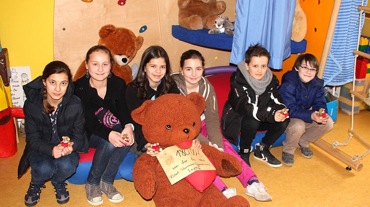 Schüler des Robert-Schuhmann-Gymnasiums engagieren sich für Bärenherz