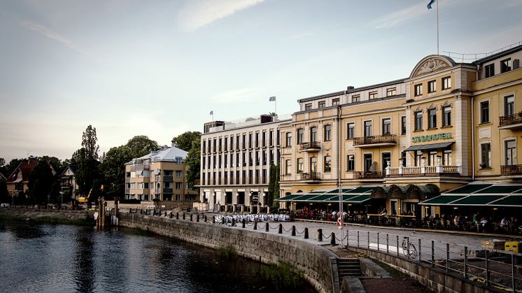 Så här kommer der se ut när den nya byggnaden med pool och bar på taket är färdig. Skissbild. 
