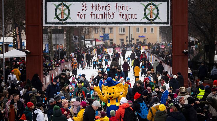 Bamse gästar Barnens Vasalopp skidor 2024