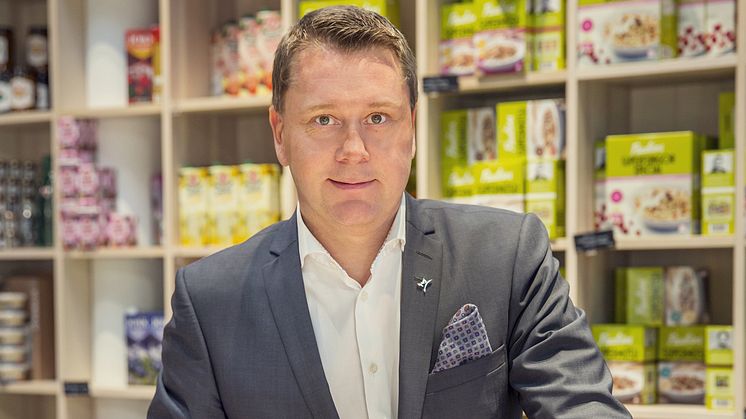 Vårt hållbarhetsarbete har alltid stått högt upp på agendan och vi har gjort mycket. Nu höjer vi ambitionen ytterligare, säger Henrik Julin, verkställande direktör Orkla Foods Sverige.