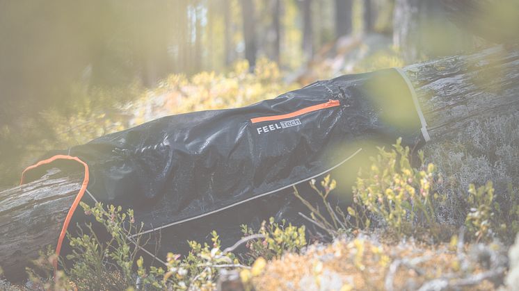 Feel_Tech_Kiruna_raincoat_lifestyle_Closeup 2