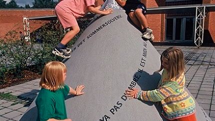 Teknisk museum åpner tidskapselen 4. juni og søker dem som har lagt ned hilsen