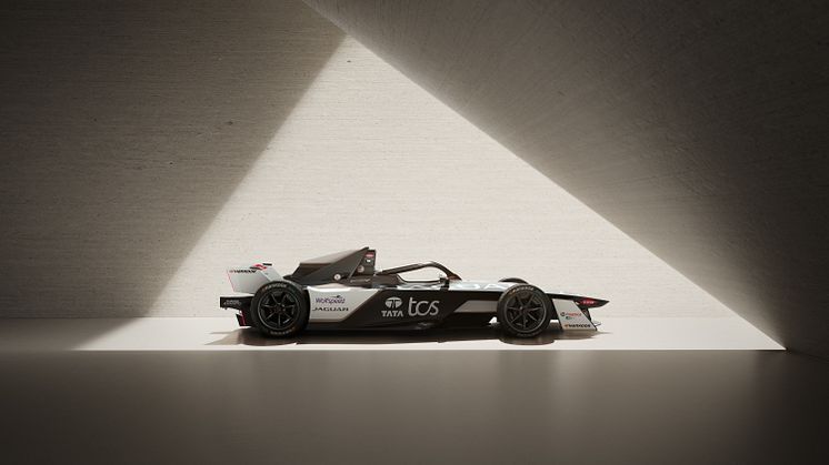 JAGUAR_I-TYPE6_SIDE_16X9