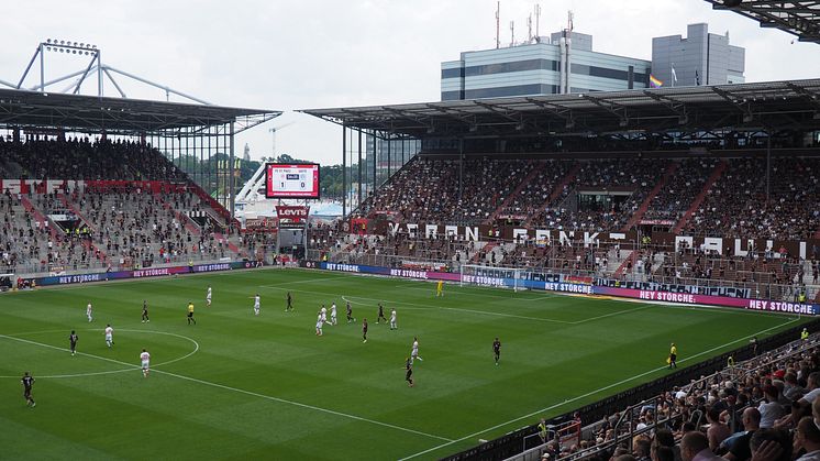 IMG_congstar_FC St. Pauli_Bandenwerbung