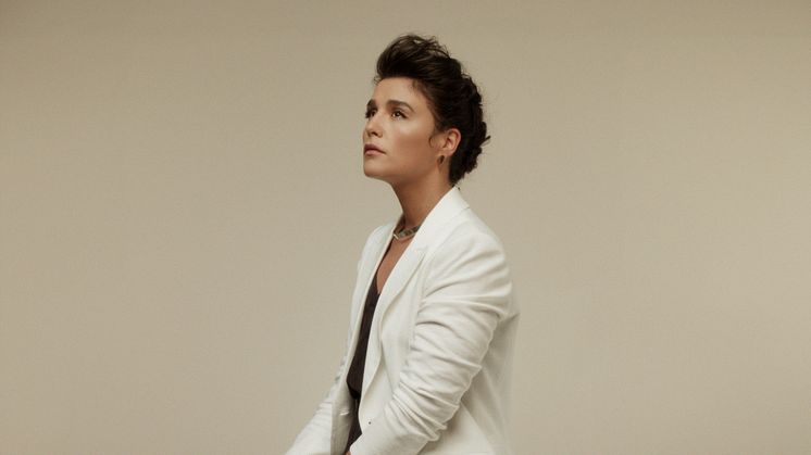 Det engelske stjerneskud Jessie Ware kommer til Danmark
