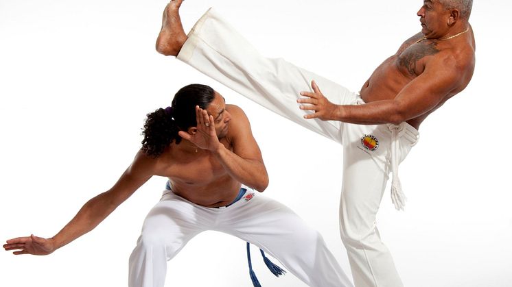 Brasiliansk Capoeira - graderingsceremoni i Nordstan