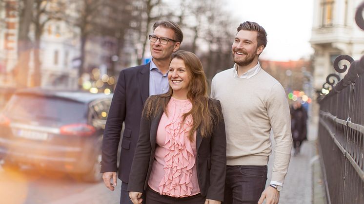 På fotot från vänster: Sten R Sörensen, VD Cereno Scienfitic AB, Klementina Österberg, VD GU Ventures AB, samt Erik Gatenholm, VD och medgrundare CELLINK AB