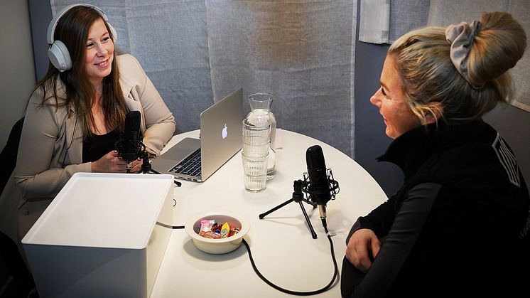 Johanna Berg och Johanna Lassnack under inspelningen. Foto: Sveland Djurförsäkringar