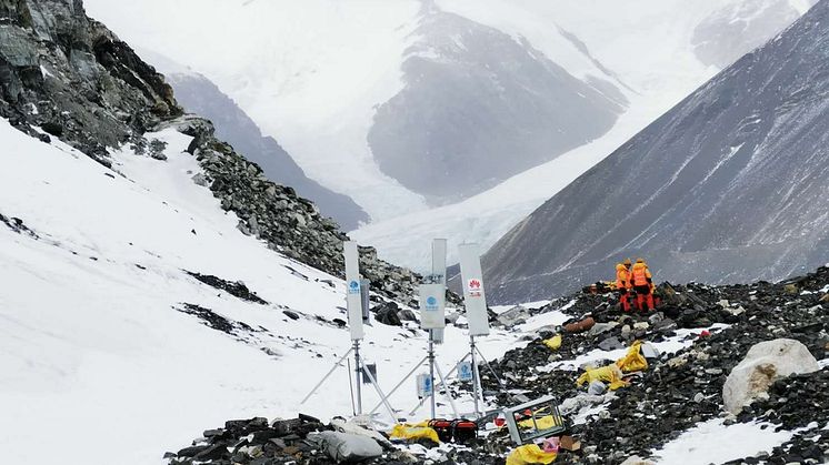 Huawei och China Mobile installera 5G-nät på Mount Everest på 6 500 meters höjd.