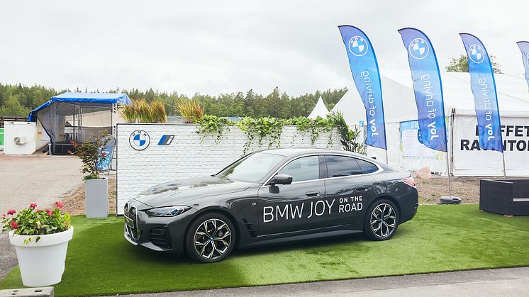 BMW tuo sähköautonsa Asuntomessuille Naantaliin