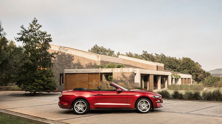 FORD MUSTANG 2017 (12)