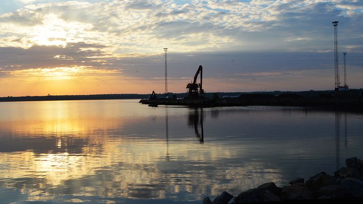 Halmstad Hamn miljösatsar med LED mastbelysning på biluppställningsyta
