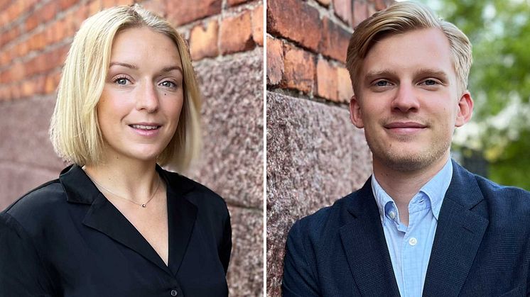 Erika Twengström (till vänster) och Erik Gustafsson (till höger), tilldelas Samhällsbyggarnas pris Bästa examensarbete inom fastighetsekonomi 2022. Foto: Privat