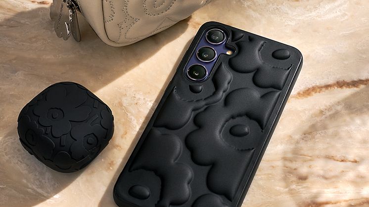 Marimekko_Black_Embossed_1x1