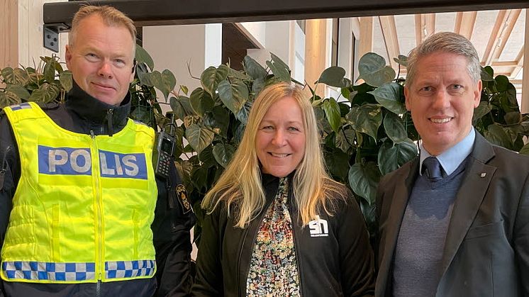 Kristian Bergström, Anna Mellström och Henrik Thunes (M)