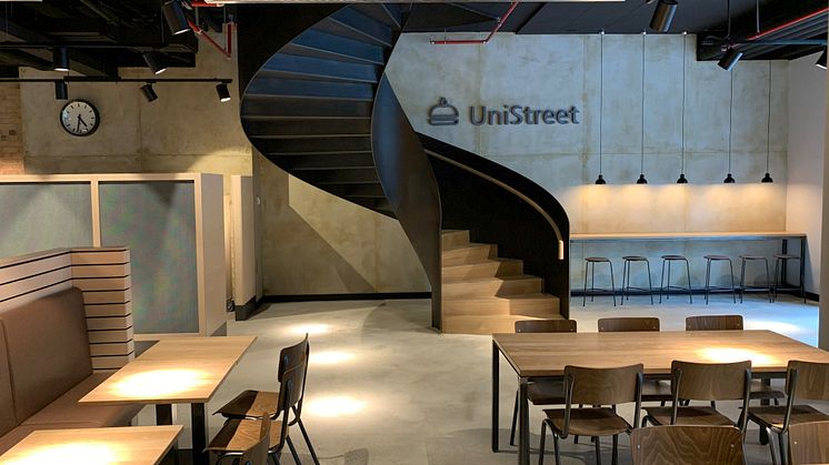 Stahlwendeltreppe für den Gastrobereich eines Bürogebäudes in Frankfurt am Main