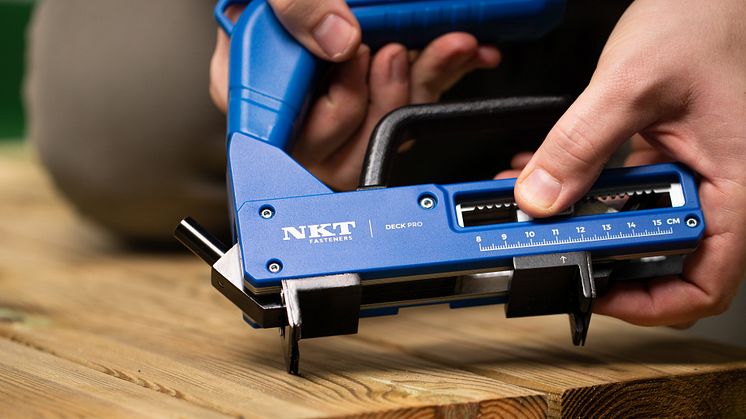 Deck Pro® är ett innovativt verktyg för trallmontering, helt utan synliga skruvar.