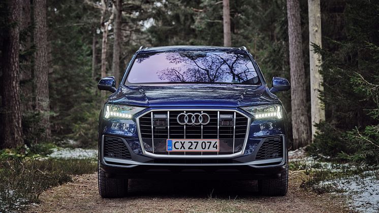 Audi Q7 TFSI e (Navarreblå)