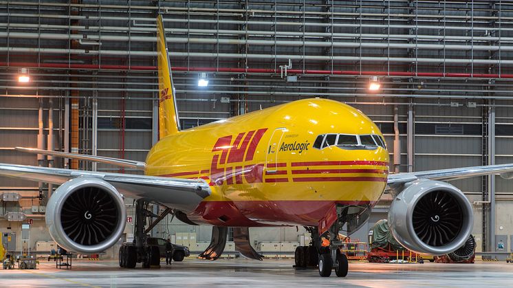 Den internationale handel med varer er steget til 10% over niveauet fra før Covid-19-pandemien. Her ses et af DHL's mange fly, der fragt forsendelser over alt i verden.