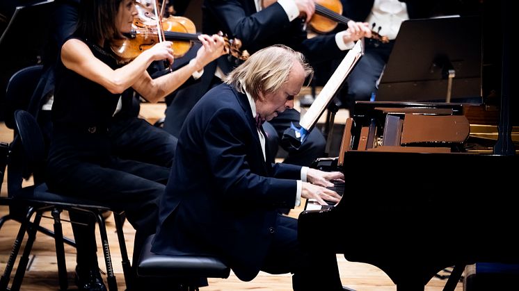 Mozart Pianokonsert nr 22 med Roland Pöntinen