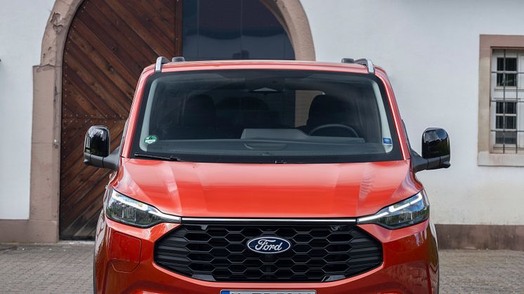 Ford Tourneo Custom Active (3).jpg