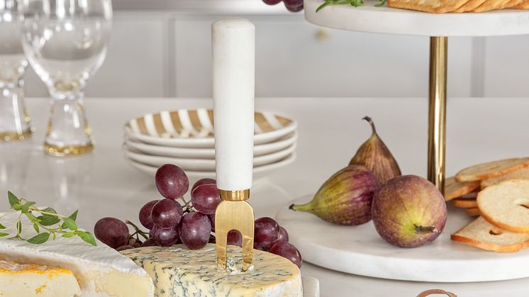 Rusta_2025_S3_cake_stand_marble_2-I.jpg
