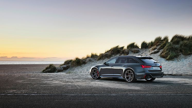 Audi RS 6 Avant performance (Nimbusgrå perleeffekt)