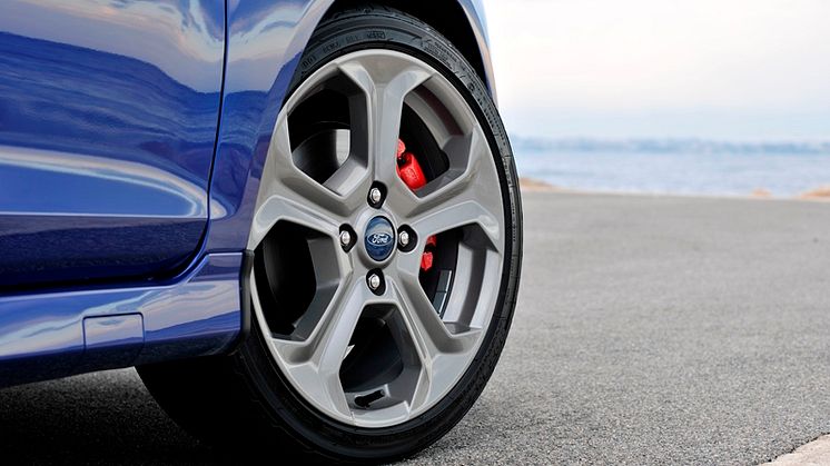 A Ford Fiesta ST ezentúl ötajtós karosszériával is kapható; a még praktikusabb autó változatlanul kategória első teljesítményt kínál