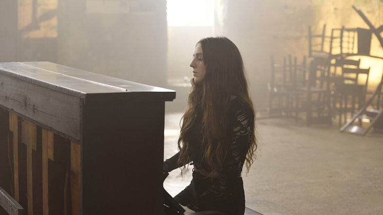 BIRDY Press Shot