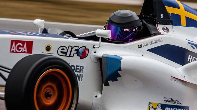 Många om budet när ny mästare ska koras i Formel Renault 1,6