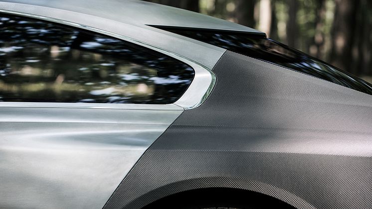 Konceptbilen Peugeot EXALT i nye klæder til Paris Motor Show